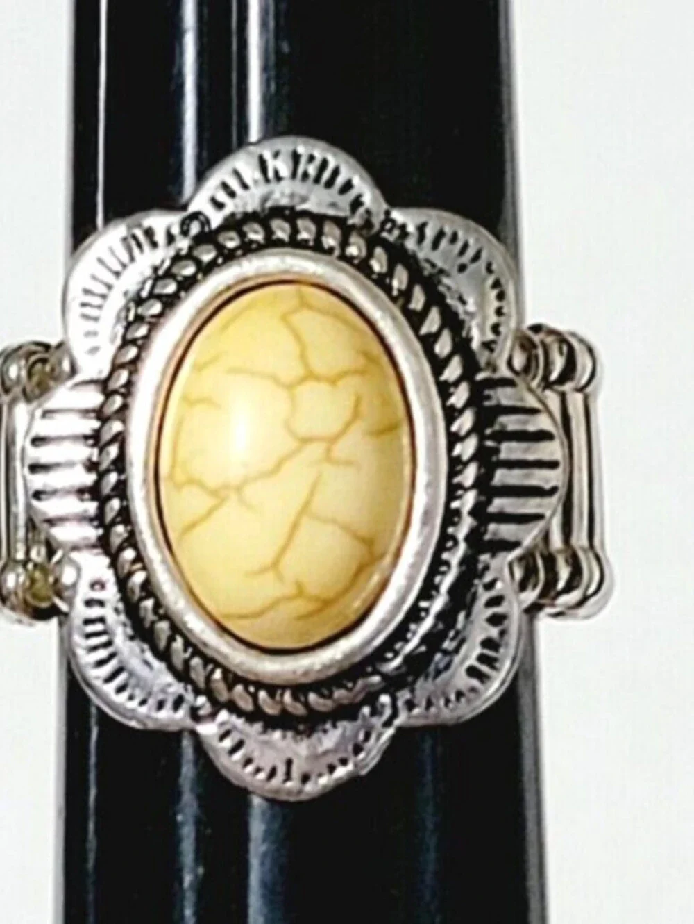 Southwestern Lucite Stretch Ring, Silver-tone Fashion Ring  r-73